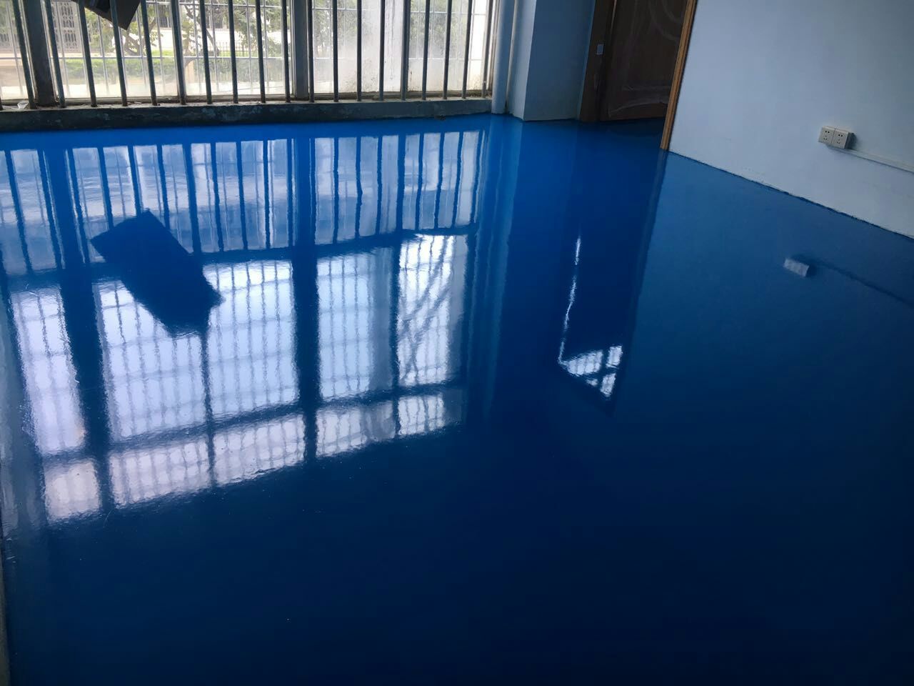 藍(lán)色環(huán)氧地坪 藍(lán)色環(huán)氧地坪