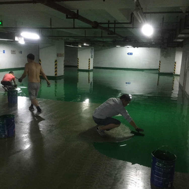 炎炎夏日,環氧地坪施工工人也“凌晨3點不回家”