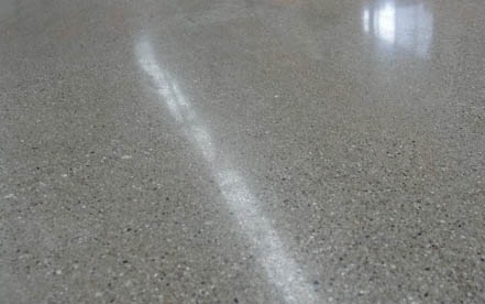 金剛砂超耐磨地坪為什么越來越多的工廠會(huì)采用?