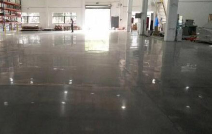 水泥地面固化拋光是什么?固化拋光有哪些好處?