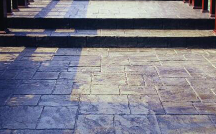 壓花地坪使用在哪些地方?壓花地坪有什么特點?