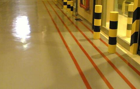 環(huán)氧地坪漆出現(xiàn)滲色和浮色原因是什么?如何解決?