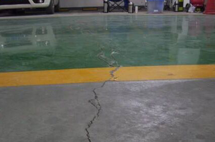 環氧薄涂地坪出現伸縮縫后要如何處理？