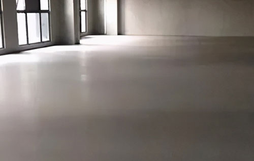 什么是面層自流平?面層自流平用于停車場的好處